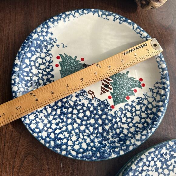 4 dinner Cabin In The Snow by TIENSHAN Christmas plates folk craft - Picture 8 of 8